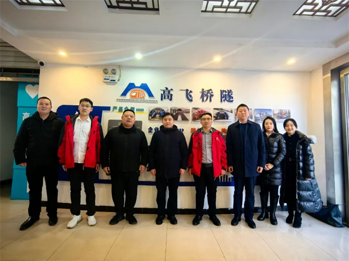 熱烈歡迎國資委物資流通國際合作事務(wù)中心書記、主任王校武一行蒞臨公司走訪調(diào)研