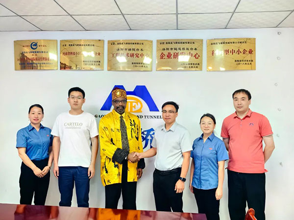 非洲客戶到高飛股份參觀考察